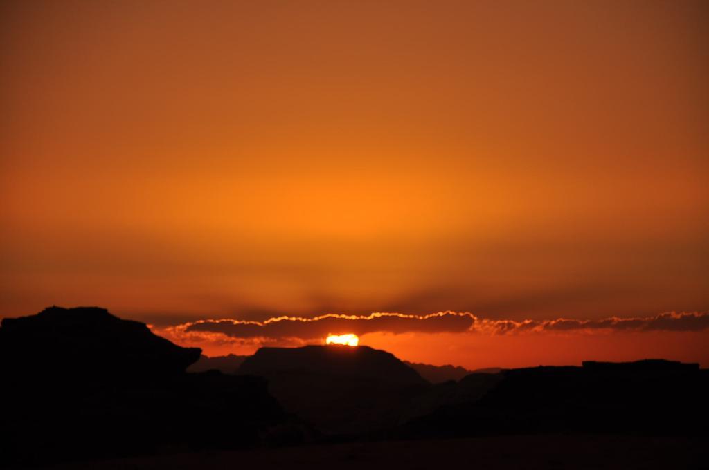 Wadi Rum Starlight Camp Экстерьер фото