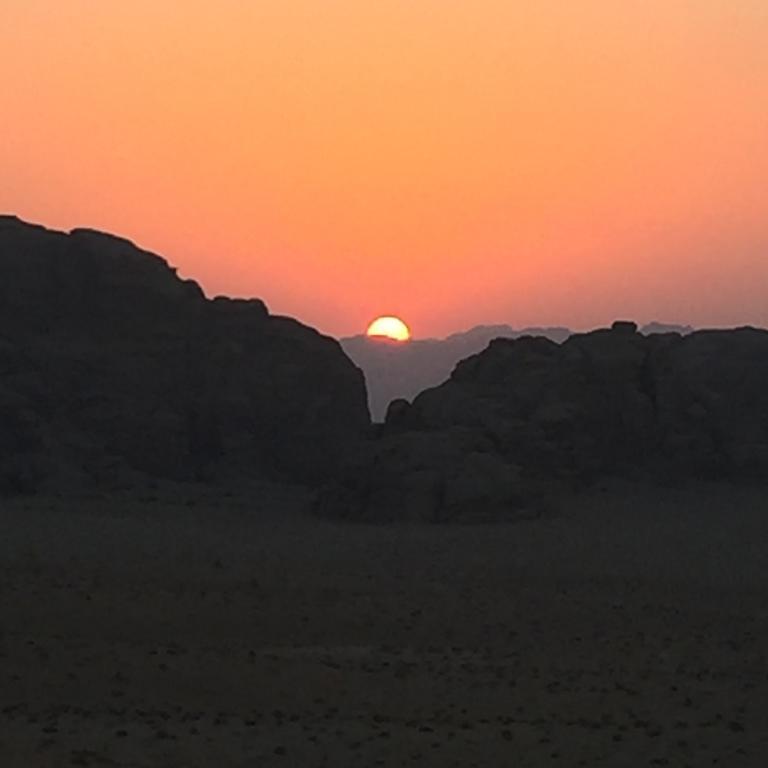 Wadi Rum Starlight Camp Экстерьер фото